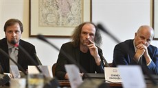 Organizátor studentské výzvy „Vyjdi ven“, student DAMU, Luboš Louženský a... Organizátor studentské výzvy „Vyjdi ven“, student DAMU, Luboš Louženský a...