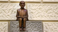 V atriu Fakulty sociálních studií Masarykovy univerzity v Brn odhalili sochu...