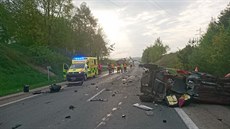 Silnici I/22 uzavřela vážná dopravní nehoda, která se stala u odbočky na... Silnici I/22 uzavřela vážná dopravní nehoda, která se stala u odbočky na...