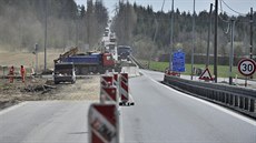 Řidiči musí počítat s dopravním omezením například na kasárenské křižovatce -... Řidiči musí počítat s dopravním omezením například na kasárenské křižovatce -...