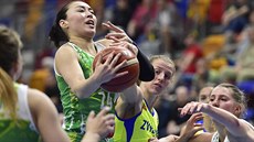 Zleva Sonja Ursuová z Brna a Kateřina Elhotová z USK. Zleva Sonja Ursuová z Brna a Kateřina Elhotová z USK.