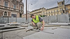 PŘÍMÝ PŘENOS: Práce v Plzni na obnově památníku Díky, Ameriko! finišují. Dva... PŘÍMÝ PŘENOS: Práce v Plzni na obnově památníku Díky, Ameriko! finišují. Dva...