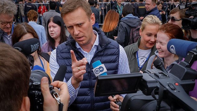 V Moskv vyletly na protest proti blokovn Telegramu vlatovky (30. 4. 2018)