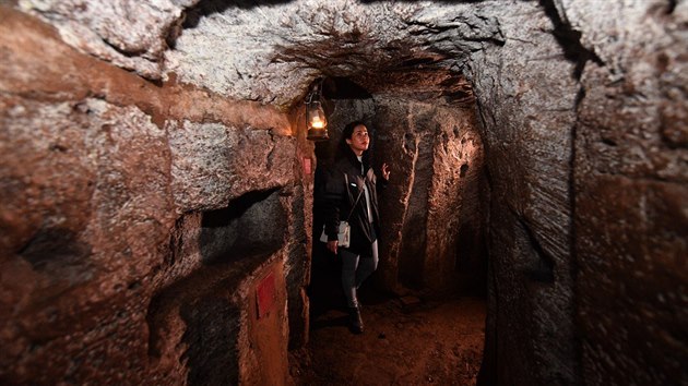 V tunelech se narodilo 17 dt, 16 z nich dodnes ije v okol podzemnho komplexu.