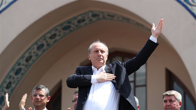 Kandidt na tureckho prezidenta za Republiknskou lidovou stranu (CHP) Muharrem Ince (4. kvtna 2018)