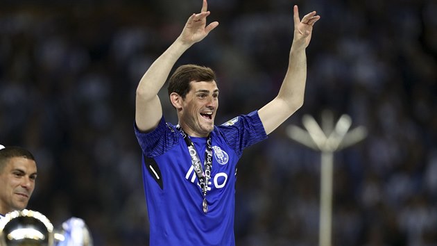 Iker Casillas a jeho radost pot, co s FC Porto zskal portugalsk titul.