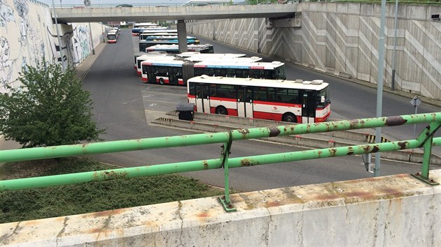 Autobusov terminl a stanice metra ern Most (3.5.2018)