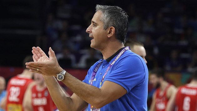 Igor Kokokov coby trenr slovinskch basketbalist bhem finle EuroBasketu.