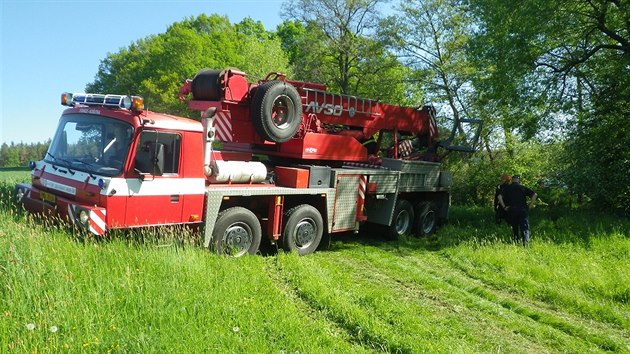 Hasii vythli potopen auto pomoc jebu.