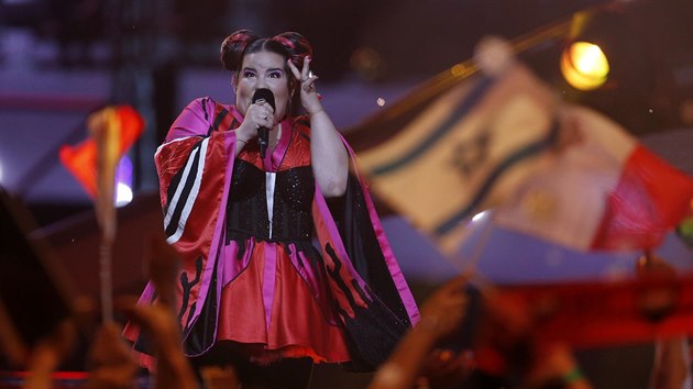 Izraelsk zpvaka Netta v rmci prvnho semifinle Eurovize 2018