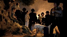 Lag ba-omer je jedním z menších židovských svátků. Doprovází jej zapalování... Lag ba-omer je jedním z menších židovských svátků. Doprovází jej zapalování...