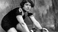 ŽENA NA GIRU. Alfonsina Stradová, aktérka Gira 1924. ŽENA NA GIRU. Alfonsina Stradová, aktérka Gira 1924.