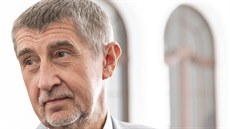 Andrej Babiš přichází na jednání s šéfem ČSSD Janem Hamáčkem a komunistou... Andrej Babiš přichází na jednání s šéfem ČSSD Janem Hamáčkem a komunistou...