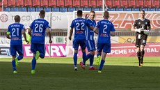 OLOMOUCKÁ RADOST Jakub Plšek se spoluhráči s Václavem Jemelkou a Lukášem... OLOMOUCKÁ RADOST Jakub Plšek se spoluhráči s Václavem Jemelkou a Lukášem...