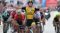 Italský cyklista Enrico Battaglin vyhrál 5. etapu Gira. Italský cyklista Enrico Battaglin vyhrál 5. etapu Gira.