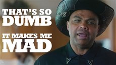 Charles Barkley rád mluvil během basketbalové kariéry, zůstalo mu to i po ní. Charles Barkley rád mluvil během basketbalové kariéry, zůstalo mu to i po ní.