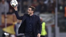 Eusebio Di Francesco, trenér fotbalistů Říma, během odvety semifinále Ligy... Eusebio Di Francesco, trenér fotbalistů Říma, během odvety semifinále Ligy...