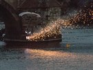 Oslava sv. Jana Nepomuckého Navalis 15.5.2018, průlet parašutisty pod Karlovým mostem. Oslava sv. Jana Nepomuckého Navalis 15.5.2018, průlet parašutisty pod Karlovým mostem.