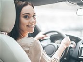 Hýčkejte sebe i své auto. Stáhněte si mobilní aplikaci Carolina. Hýčkejte sebe i své auto. Stáhněte si mobilní aplikaci Carolina.