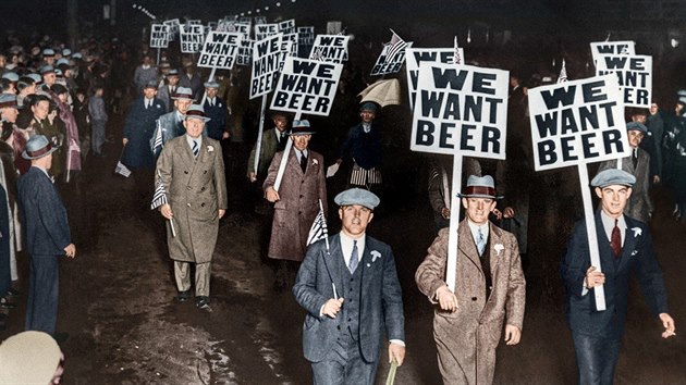 Chceme pivo. Pochodujc pnov to v roce 1919 vidli jasn. Neuspli vak. A vlda si abstinenci zaala vynucovat i za cenu lidskch obt.