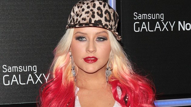 Ponkud punkovj podn znm postaviky zvolila zpvaka Christina Aguilera.