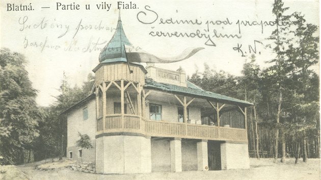 Takto vypadala vila Fiala zhruba v roce 1910. Pohlednici s n m ve sbrce Martin Dolej z Blatn.