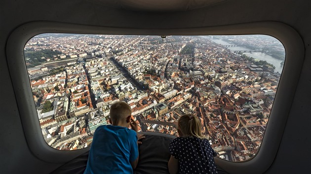 Praha, 18. kvtna 2018.  Vzducholo Zeppelin, vyhlídkový let nad Prahou,...