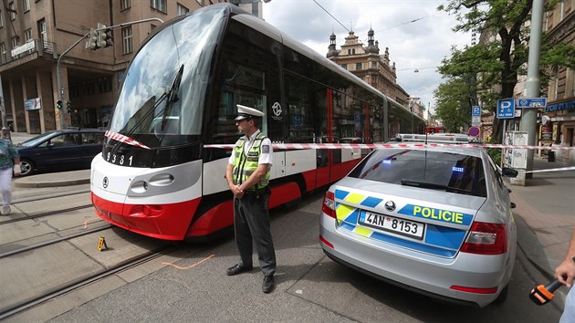 Na praskm nmst I. P. Pavlova srazila tramvaj dva lidi, zchrani je na mst oivovali 45 minut, zrannm ale podlehli. (15. kvten 2018)