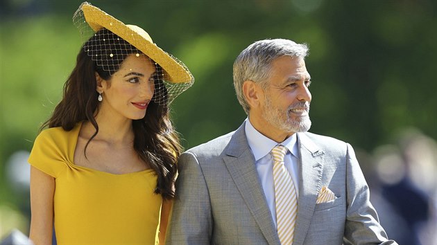 George Clooney a jeho manelka Amal na svatb prince Harryho a Meghan Markle (Windsor, 19. kvtna 2018)