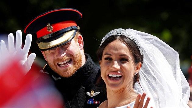 Princ Harry a Meghan Markle na snmku v den jejich svatby. Vzali se v kapli svatho Ji na hrad Windsor 19. kvtna 2018.