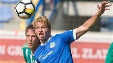 Matěj Pulkrab z Liberce (vpravo) a Michal Švec z Bohemians svádějí hlavičkový... Matěj Pulkrab z Liberce (vpravo) a Michal Švec z Bohemians svádějí hlavičkový...