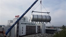 V Budějovickém Budvaru instalovali první ležácký tank o objemu 2 100 hektolitrů. V Budějovickém Budvaru instalovali první ležácký tank o objemu 2 100 hektolitrů.