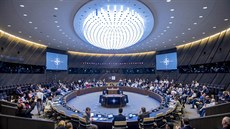První zasedání Severoatlantické rady v novém bruselském sídle První zasedání Severoatlantické rady v novém bruselském sídle