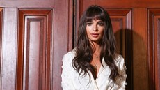 Ofina sluší u ubírá roky. Příkladem je i Emily Ratajkowská. Ofina sluší u ubírá roky. Příkladem je i Emily Ratajkowská.