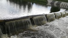 Jez Na Křemelce ve Strakonicích nevypadá nebezpečně, ale už se tam utopilo... Jez Na Křemelce ve Strakonicích nevypadá nebezpečně, ale už se tam utopilo...
