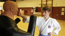 Petr Matoušů se karate věnuje od dvanácti let, přesto už má na kontě spoustu... Petr Matoušů se karate věnuje od dvanácti let, přesto už má na kontě spoustu...