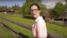 Rožnovem v propagačním klipu provází herečka Kristýna Podzimková, zdejší... Rožnovem v propagačním klipu provází herečka Kristýna Podzimková, zdejší...