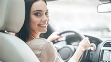 Hýčkejte sebe i své auto. Stáhněte si mobilní aplikaci Carolina. Hýčkejte sebe i své auto. Stáhněte si mobilní aplikaci Carolina.
