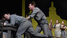 Moravské divadlo uvedlo činoherní inscenaci s názvem Boží mlýny podle románu... Moravské divadlo uvedlo činoherní inscenaci s názvem Boží mlýny podle románu...