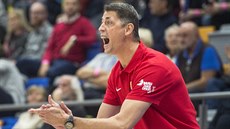 Trenér českých basketbalistek Štefan Svitek během zápasu se Švýcarskem Trenér českých basketbalistek Štefan Svitek během zápasu se Švýcarskem