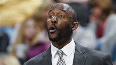 Lloyd Pierce jako asistent v Philadelphia 76ers Lloyd Pierce jako asistent v Philadelphia 76ers