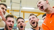 Královéhradečtí basketbalisté se radují z postupu do nejvyšší soutěže. Královéhradečtí basketbalisté se radují z postupu do nejvyšší soutěže.