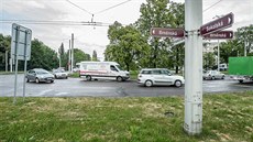 Kruhový objezd na Brněnské ulici v Hradci Králové. Kruhový objezd na Brněnské ulici v Hradci Králové.