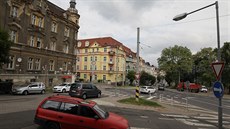 Křižovatka v Teplicích, z níž bude kruhový objezd. Křižovatka v Teplicích, z níž bude kruhový objezd.