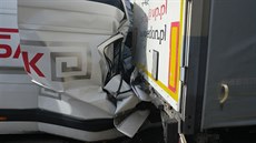 Při dopravní nehodě na dálnici D5 u sjezdu na Nýřany včera odpoledne zemřel... Při dopravní nehodě na dálnici D5 u sjezdu na Nýřany včera odpoledne zemřel...