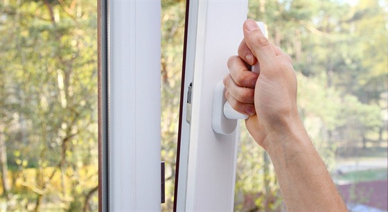 Kvalita kování má velký vliv na funknost oken.