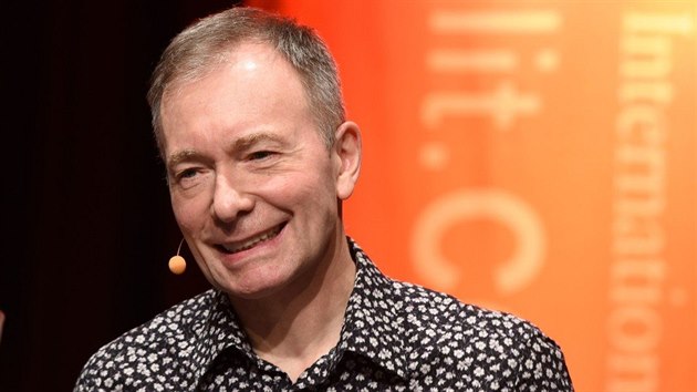 Spisovatel a novinář Tony Parsons Spisovatel a novinář Tony Parsons