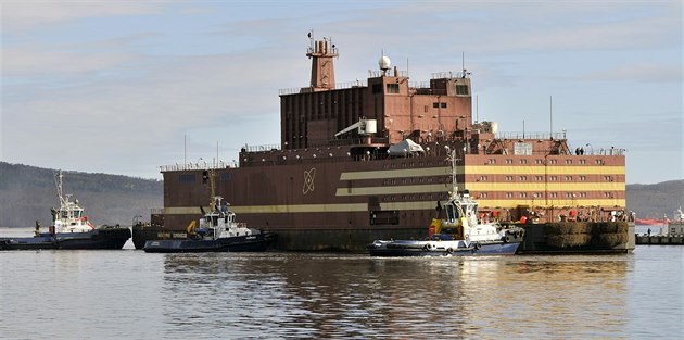 Akademik Lomonosov připlouvá do Murmansku 17. května 2018 Akademik Lomonosov připlouvá do Murmansku 17. května 2018