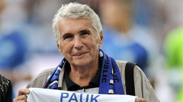 Jindřich Pauk už osmdesát let fandí fotbalistům Baníku Ostrava. Jindřich Pauk už osmdesát let fandí fotbalistům Baníku Ostrava.