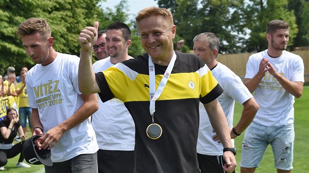 Stanislav Hejkal dovedl teplické fotbalisty k triumfu v Juniorské lize. Stanislav Hejkal dovedl teplické fotbalisty k triumfu v Juniorské lize.